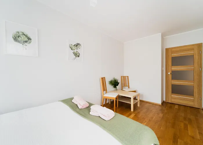 Center - 3 - Parking Place Vratislav