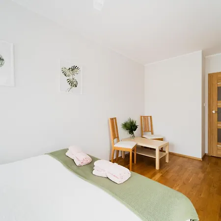 Center - 3 - Parking Place فروتسواف